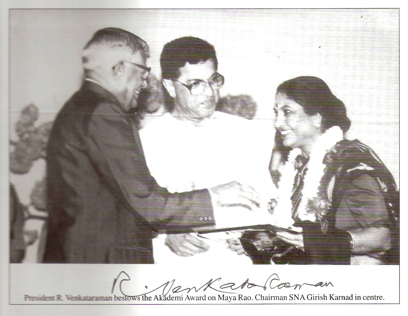 Guru Maya Rao being awarded the Akademi Award by President R.Venkataraman